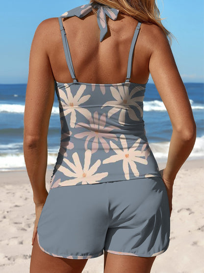 Maillot de bain tankini taille moyenne à imprimé floral et patchwork à licou et short gris et bleu 